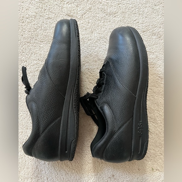 SAS brand work shoes. - Picture 5 of 7